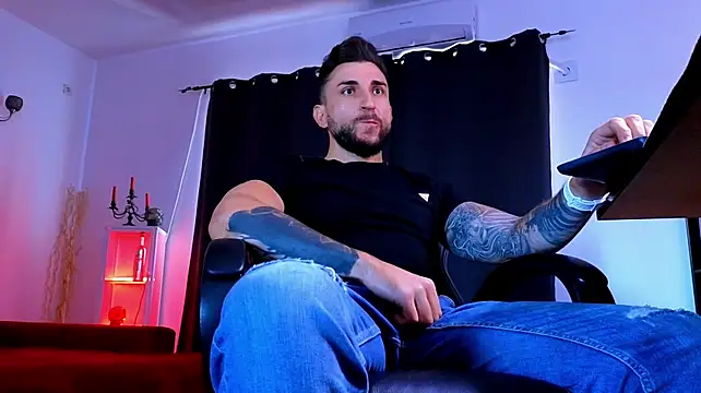 MightyAaron66n Live XXX chat