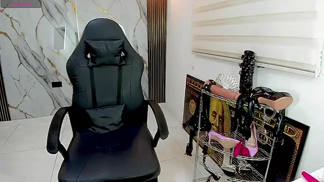 queen_findom1's Live XXX Chat