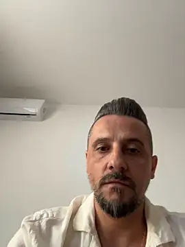 צ'אט XXX בשידור חי של InsaneMattt