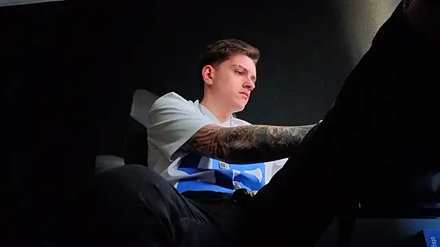 FelixStarkk élő XXX-chatje