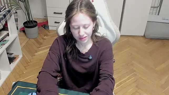 Silly__Milly Chat XXX live
