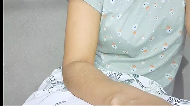Chat +18 de PARIYA_01 ao vivo