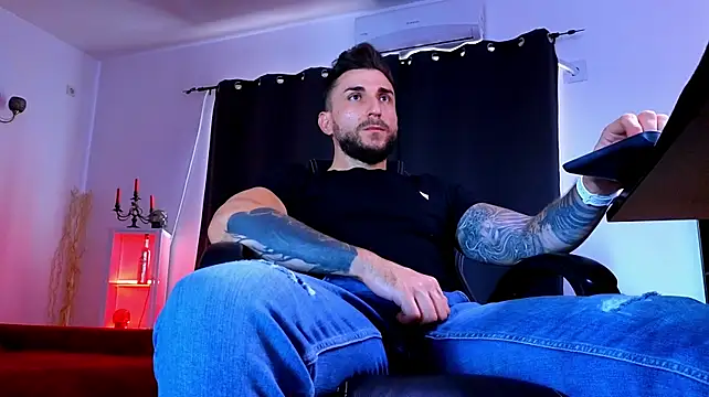 MightyAaron66 – Live XXX-chat