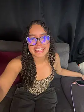 Bunny-firee's Live XXX Chat