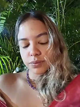 dulce_lyraa1 Adlı Modelin Canlı XXX Sohbeti