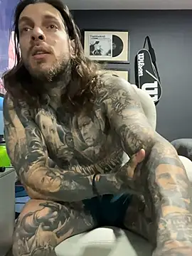 ThomasHells' Live XXX Chat