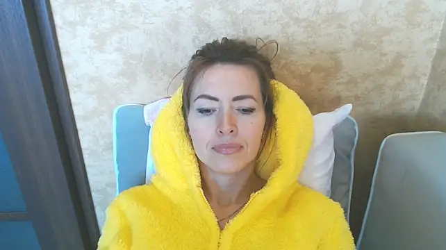 NicoleEunice87 Adlı Modelin Canlı XXX Sohbeti