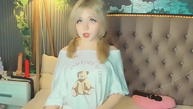 EmilyAngells 网络视讯表演
