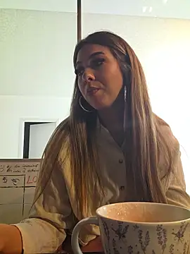 AylinRosee Adlı Modelin Canlı XXX Sohbeti