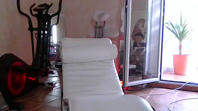 BarbaraKinkyRoom élő XXX-chatje