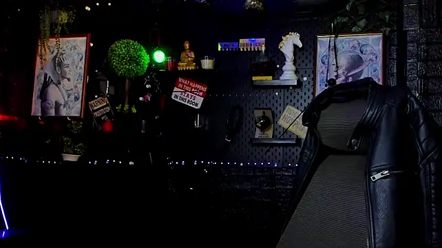 XXX chat uživo modela LexHardy