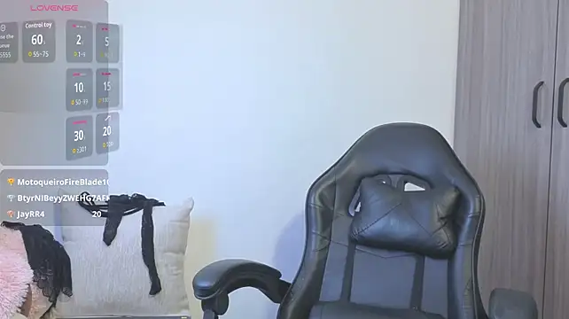 Tiara_R_ Chat XXX in diretta