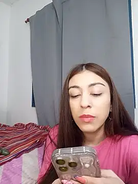 Jennyvignaduzzo: онлайн-секс-чат