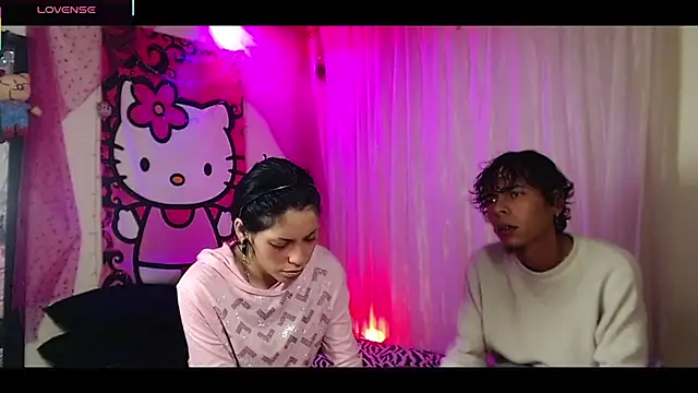 YaraLeon's Live XXX Chat