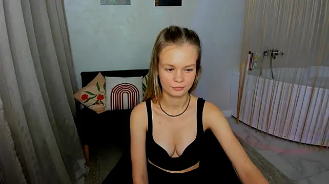 MidnighteAura Adlı Modelin Canlı XXX Sohbeti