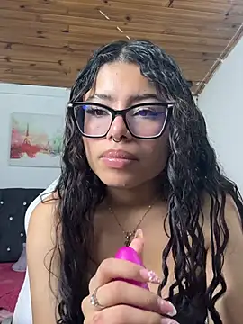 Issaa_TylerのライブXXXチャット