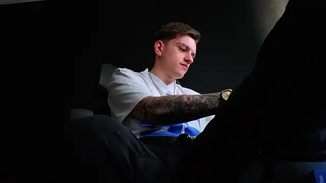 FelixStarkk Adlı Modelin Canlı XXX Sohbeti