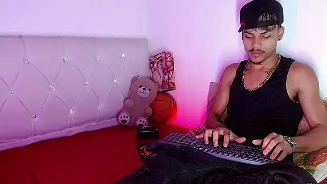 XXX chat uživo modela Angel_foxc13