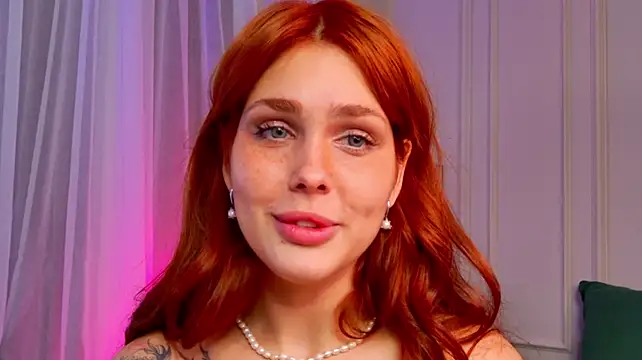 AliceOfWonders' Live XXX Chat