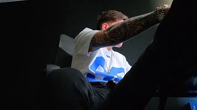 FelixStarkk Chat XXX live