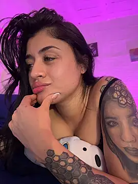 lucianaroy's Live XXX Chat