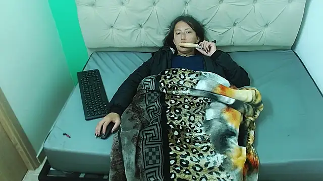 แชท XXX สดของ amoremerchmar