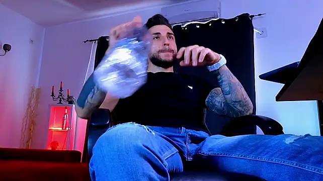 MightyAaron66 Live XXX-Chat