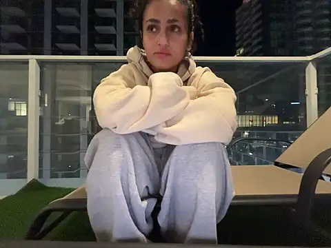 צ'אט XXX בשידור חי של silkygemm