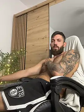 LustyMike_ live XXX chat
