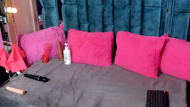YUMEKO555 Adlı Modelin Canlı XXX Sohbeti