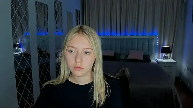 Chat XXX en directo de RosaTiny