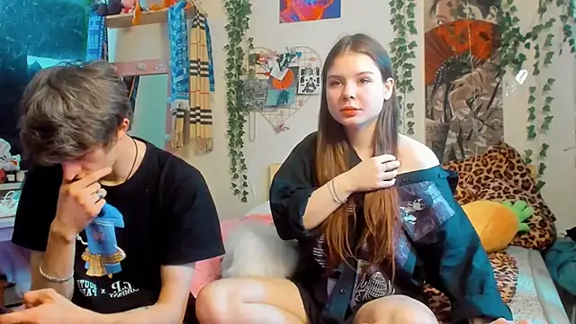 XXX chat uživo modela HateEmotions