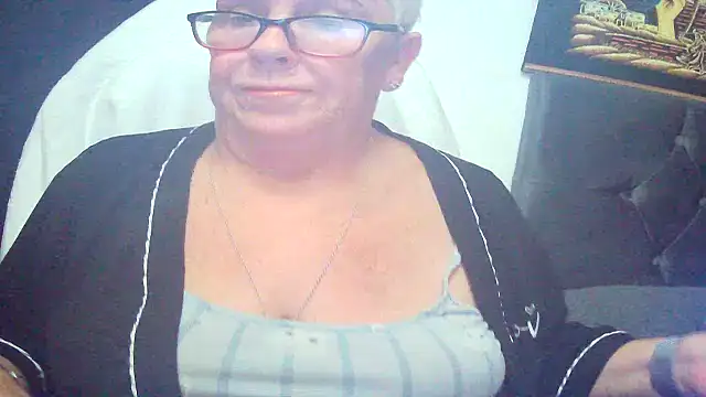 Playful_MILF_Demi Chat XXX in diretta