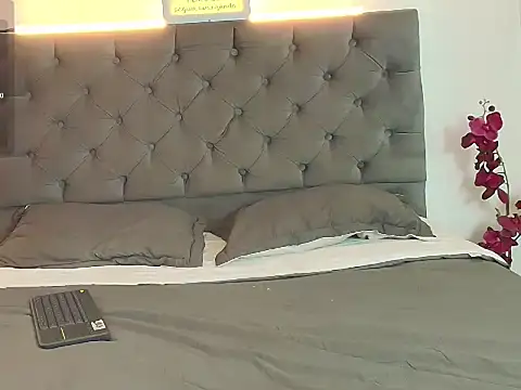 Moonnblue_ Live XXX Chat