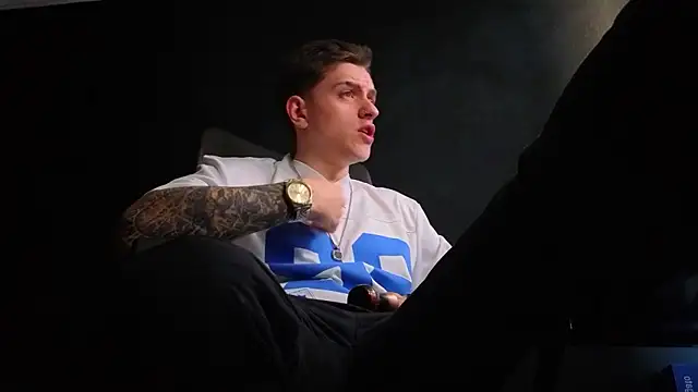 Czat XXX na żywo – FelixStarkk