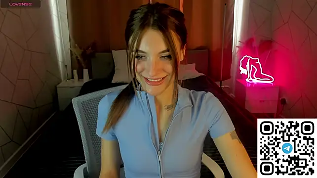 Caroline_Prescott1のライブXXXチャット