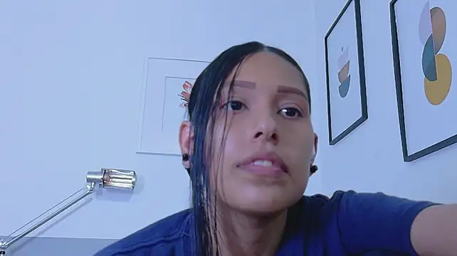 yourcuteneighbourr Adlı Modelin Canlı XXX Sohbeti