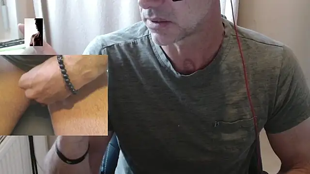 hedon-nudist live XXX chat