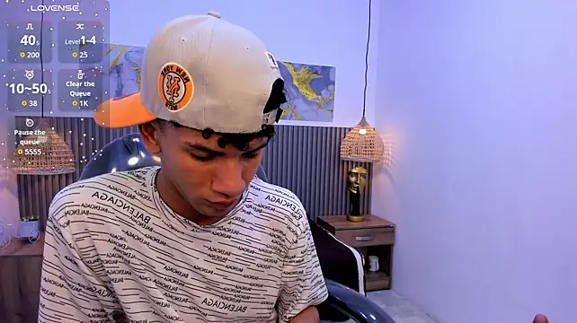 JDWhite18 XXX чат на живо