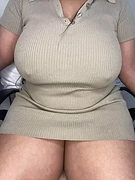 دردشة CARAMELGODDESSX23 الجنسية المباشرة