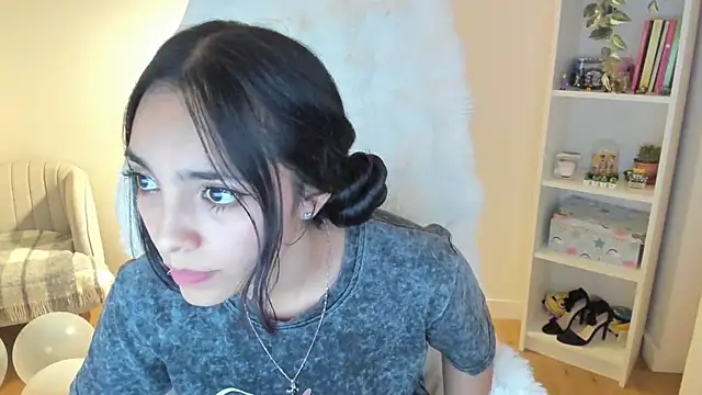_BellaEvans_ élő XXX-chatje