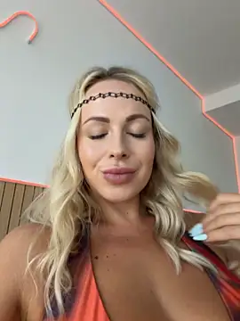 streetdoll's Live XXX Chat