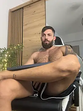 LustyMike_ XXX чат на живо