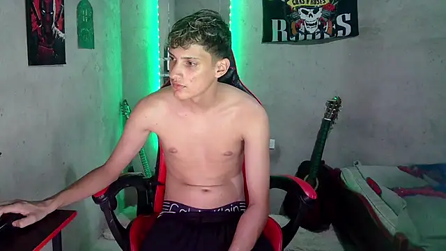 Chat +18 de flaquito_junior ao vivo