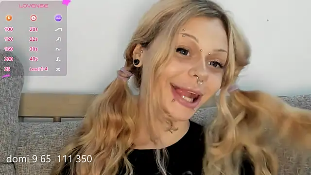 MelonyEmo's Live XXX Chat