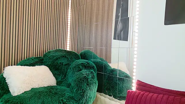 celia_chanel élő XXX-chatje