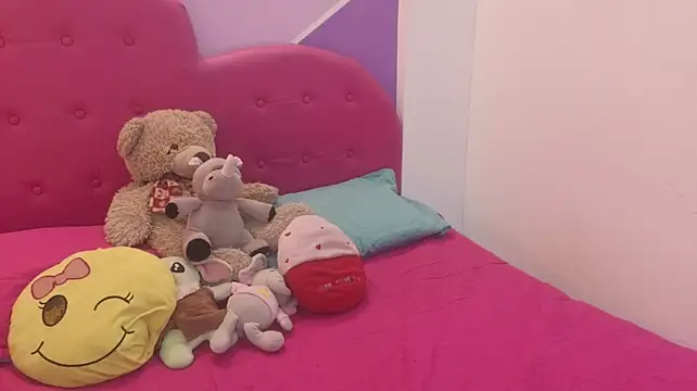 Chat +18 de Emily__Blush ao vivo