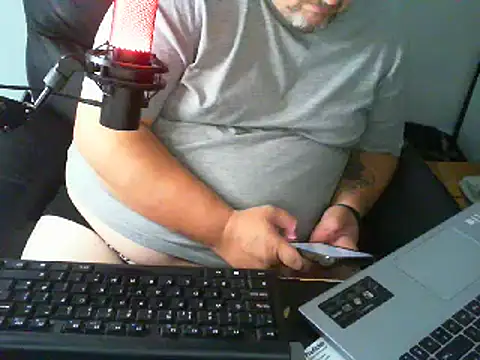 bigcuddlebear69er's Live XXX Chat