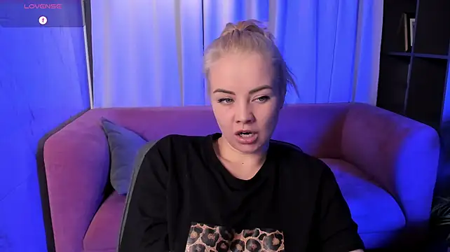 XXX chat uživo modela StephanieSweety