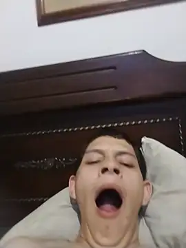 XXX chat uživo modela MESAJUAN90
